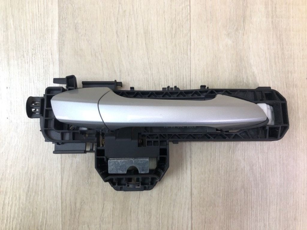 A 204 760 02 70 9775 | Ручка двері зовнішня передн. прав. MERCEDES GL-CLASS X166 12-16