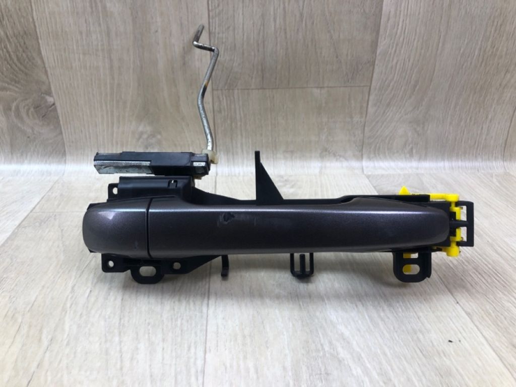 69210-0T010-B3 | Ручка двері зовнішня передн. прав. TOYOTA SIENNA 11-16