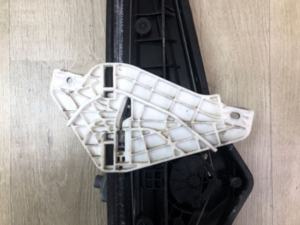 82402-2V000 | Склопідйомник передн. прав. HYUNDAI VELOSTER 11-18 - Фото 4