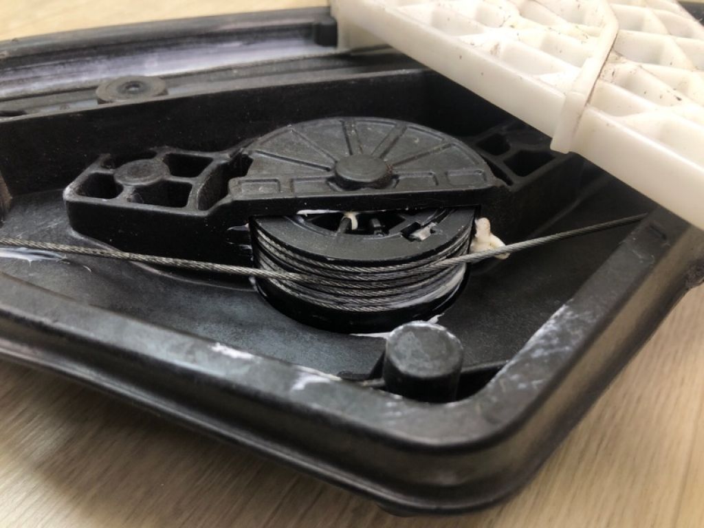 82402-2V000 | Склопідйомник передн. прав. HYUNDAI VELOSTER 11-18 - Фото 5