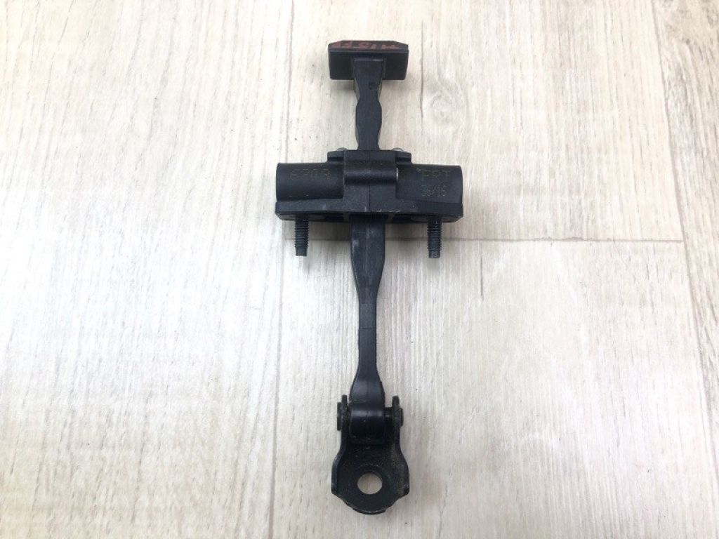 13456208 | Обмежувач дверей передн. прав. CHEVROLET CRUZE 15-