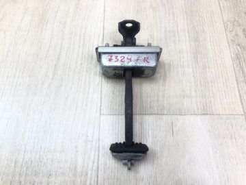 Обмежувач дверей передн. прав. TOYOTA SIENNA 11-16