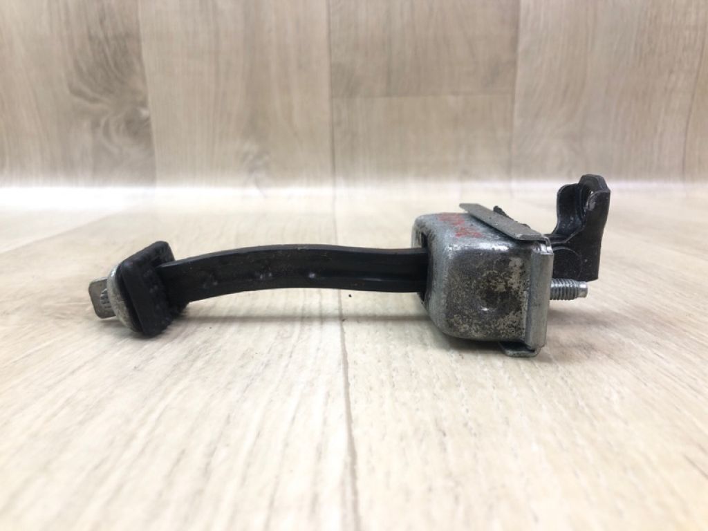 68610-08021 | Обмежувач дверей передн. прав. TOYOTA SIENNA 11-16 - Фото 2