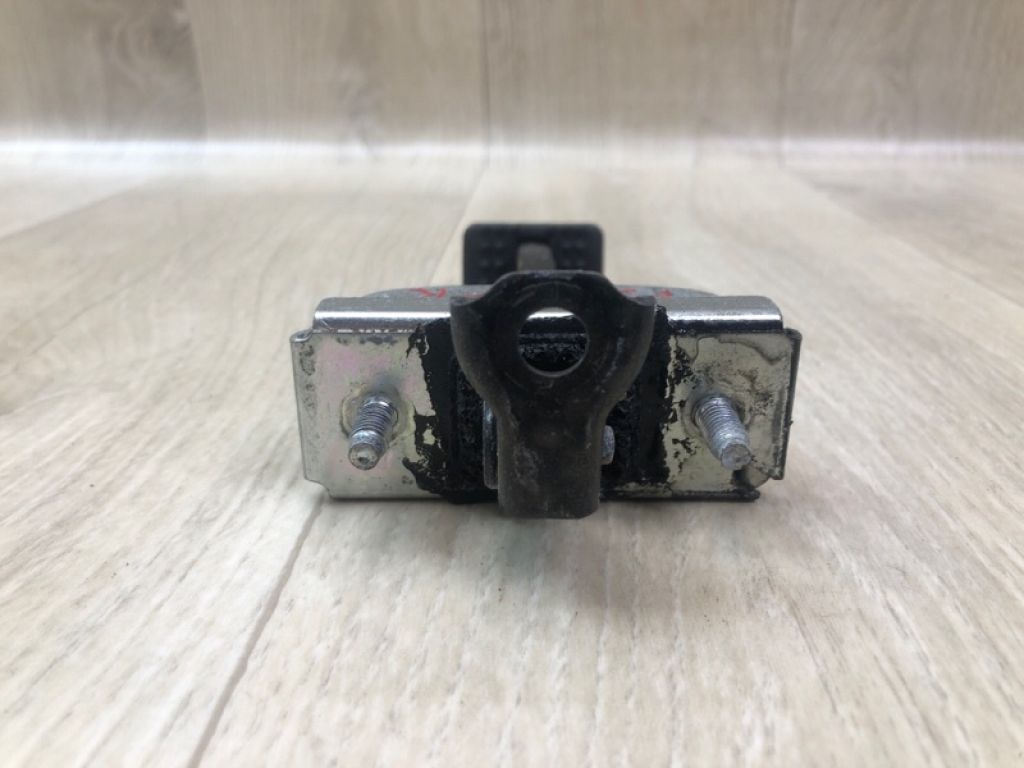 68610-08021 | Обмежувач дверей передн. прав. TOYOTA SIENNA 11-16 - Фото 3