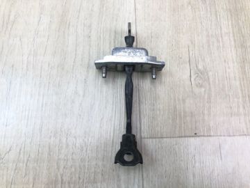 Обмежувач дверей передн. прав. TOYOTA VENZA 09-16