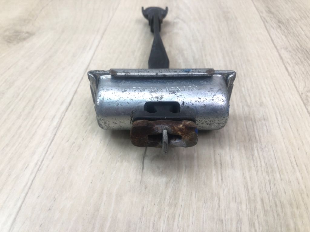 BB5Z-7823552-A | Обмежувач дверей передн. прав. FORD EXPLORER 10-20 - Фото 3