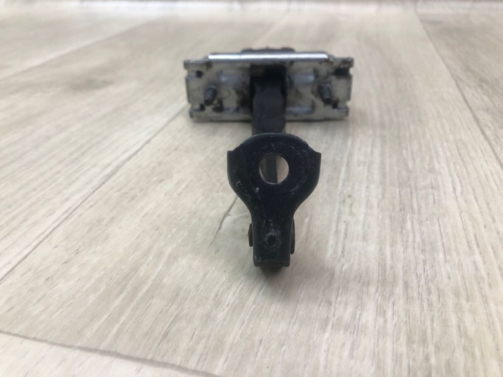 BB5Z-7823552-A | Обмежувач дверей передн. прав. FORD EXPLORER 10-20 - Фото 4