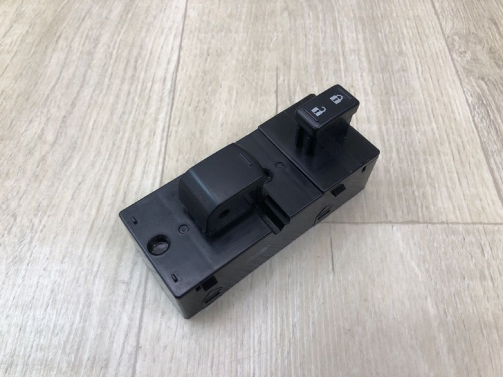 25411-1FC0B | Кнопка склопідіймача передн. прав. NISSAN VERSA B17 11-19