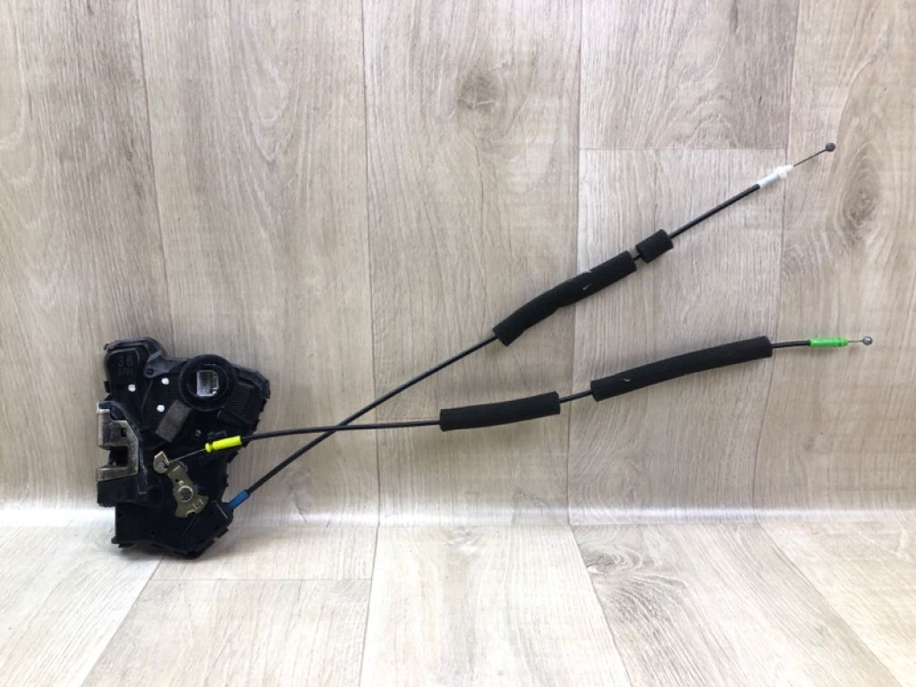 69040-33221 | Замок двері передн. лів. TOYOTA CAMRY 30 02-06