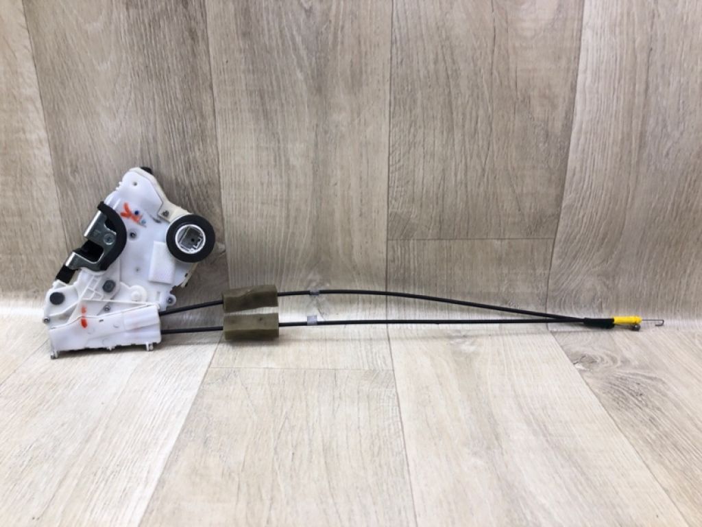 69040-04030 | Замок двері передн. лів. TOYOTA TACOMA 05-15