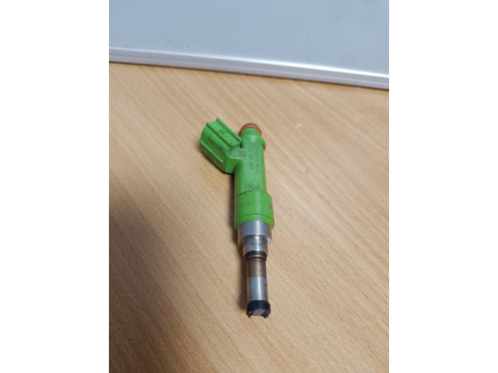 23209-39175 | Форсунка паливна TOYOTA VENZA 09-16