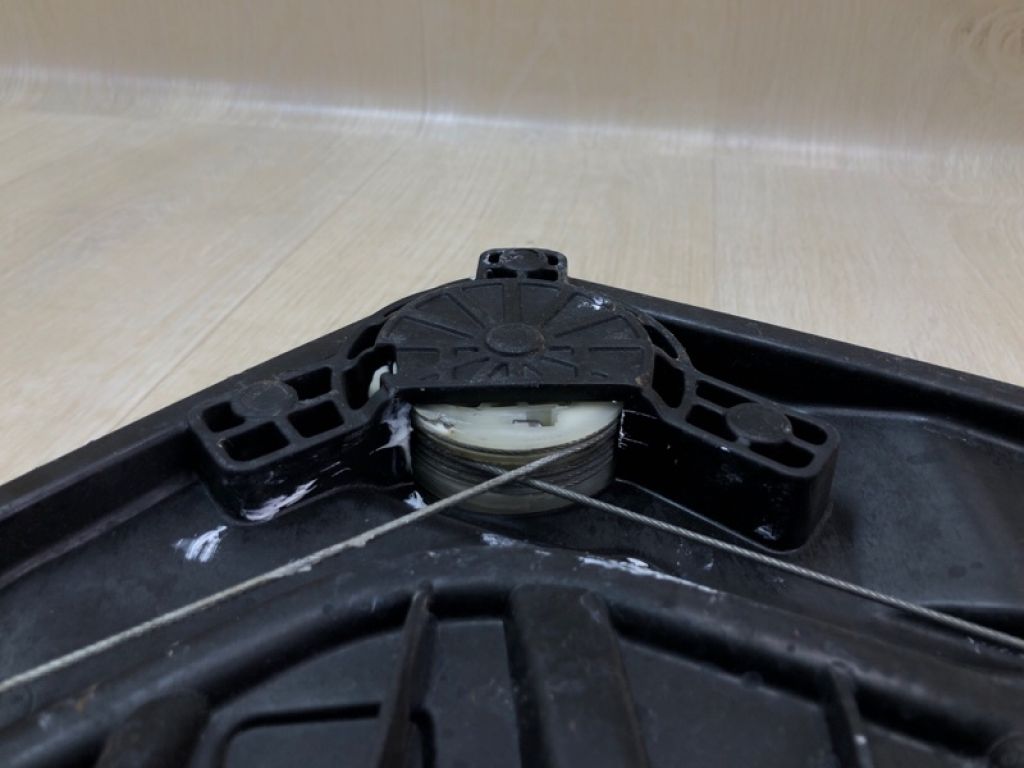 82401-2V010 | Склопідйомник передн. лів. HYUNDAI VELOSTER 11-18 - Фото 4