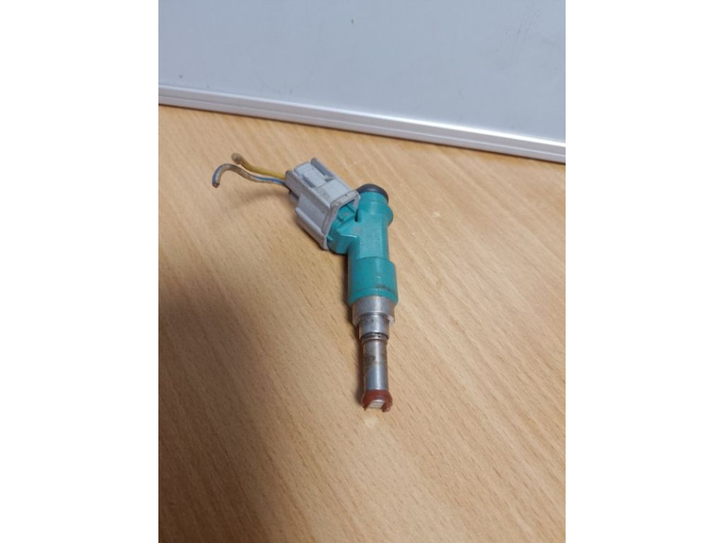 23209-31050 | Форсунка топливная TOYOTA SIENNA 11-16