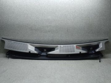 Пластик под лобовое стекло / Жабо HUMMER H3 05-10