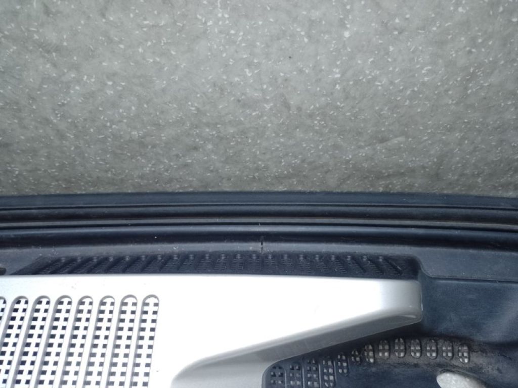 20756046 | Пластик под лобовое стекло / Жабо HUMMER H3 05-10 - Фото 6