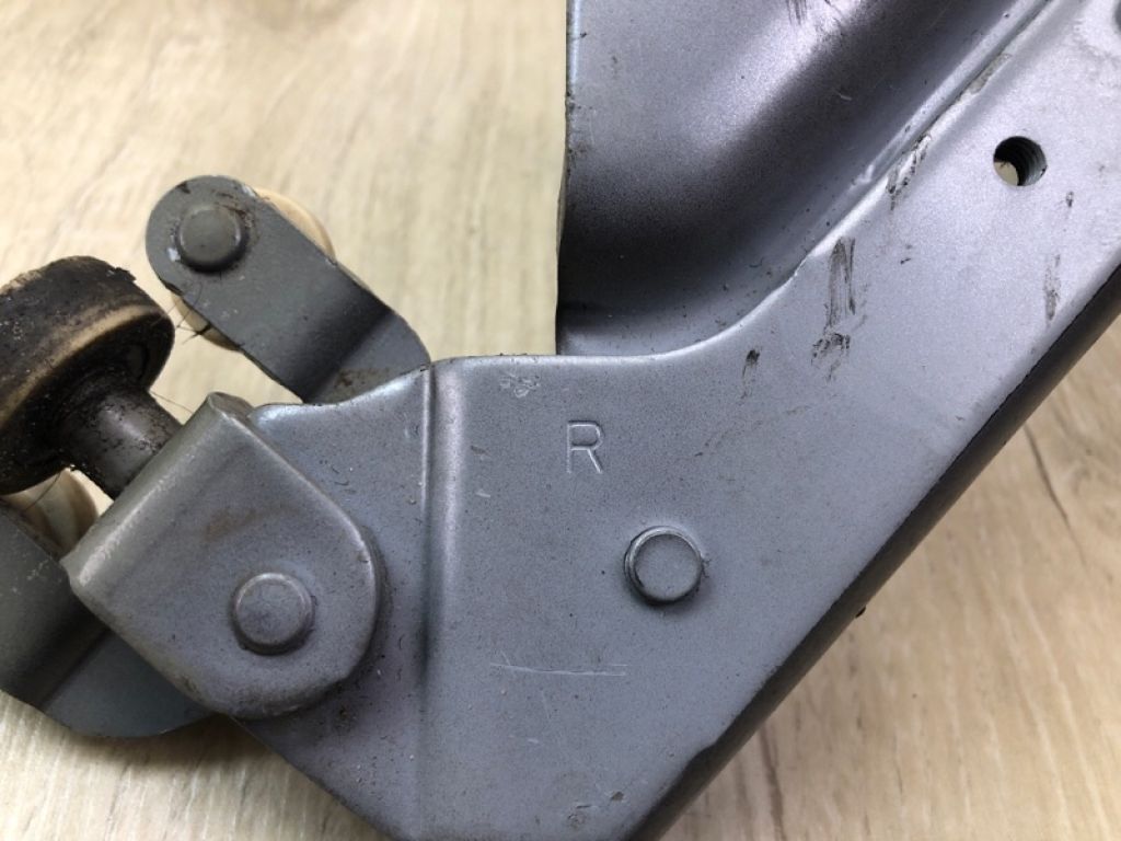 68350-08031 | Ролик зсувних дверей нижній задн. прав. TOYOTA SIENNA 11-16 - Фото 8