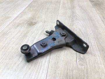 Ролик зсувних дверей верхній прав. TOYOTA SIENNA 11-16