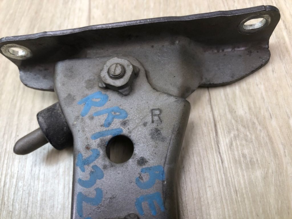 68310-08030 | Ролик зсувних дверей верхній прав. TOYOTA SIENNA 11-16 - Фото 5