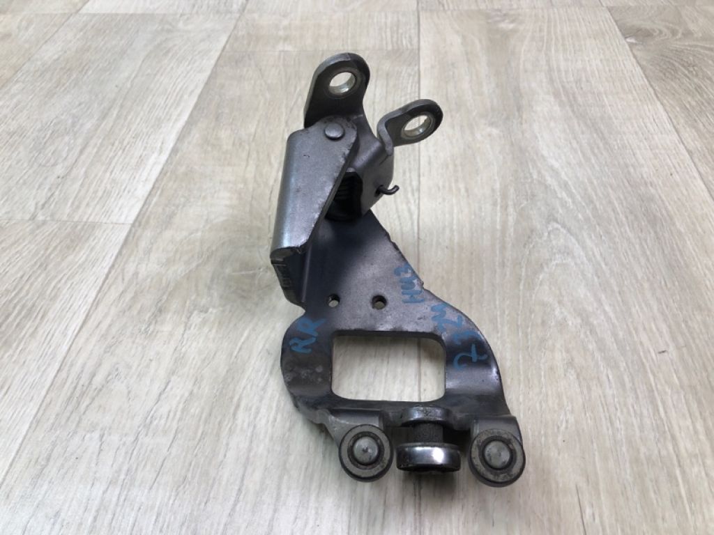 68380-08040 | Ролик зсувних дверей нижній задн. прав. TOYOTA SIENNA 11-16 - Фото 2