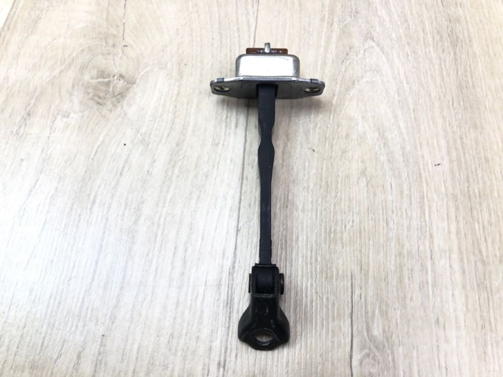 81810-57L01 | Обмежувач дверей передн. лів. SUZUKI SX4 06-13