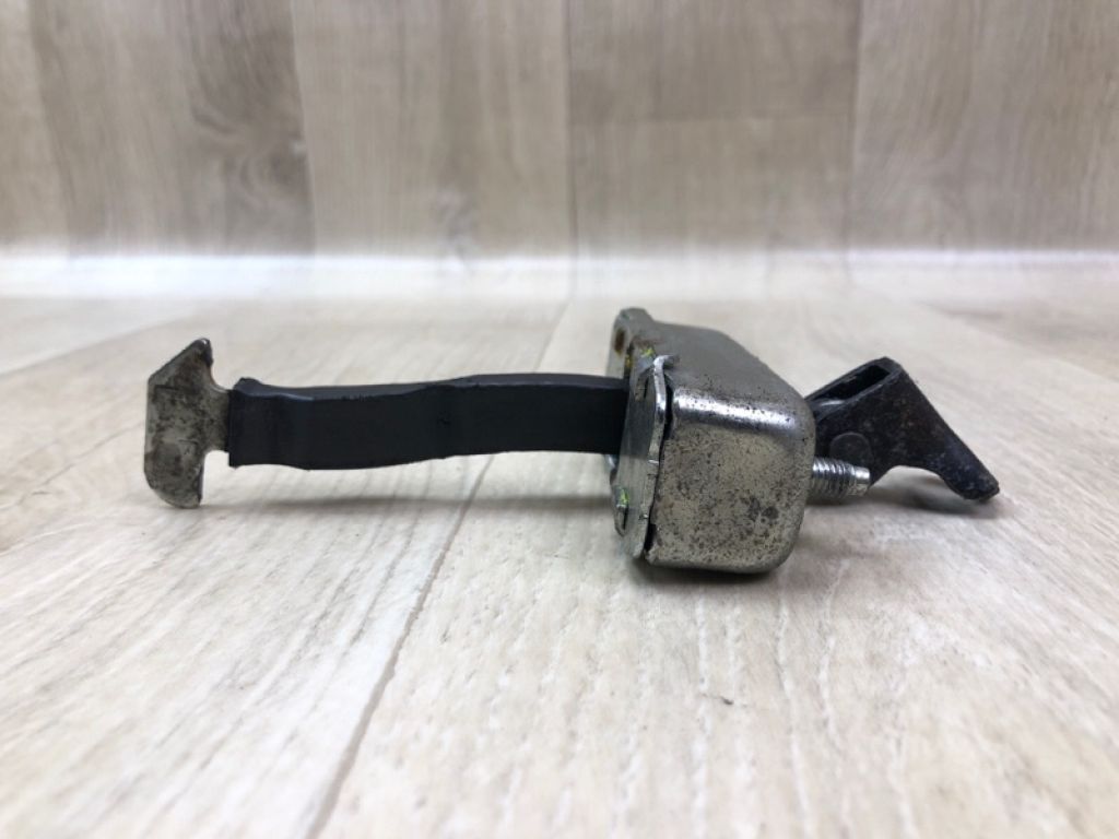 68610-04021 | Обмежувач дверей передн. лів. TOYOTA TACOMA 05-15 - Фото 2