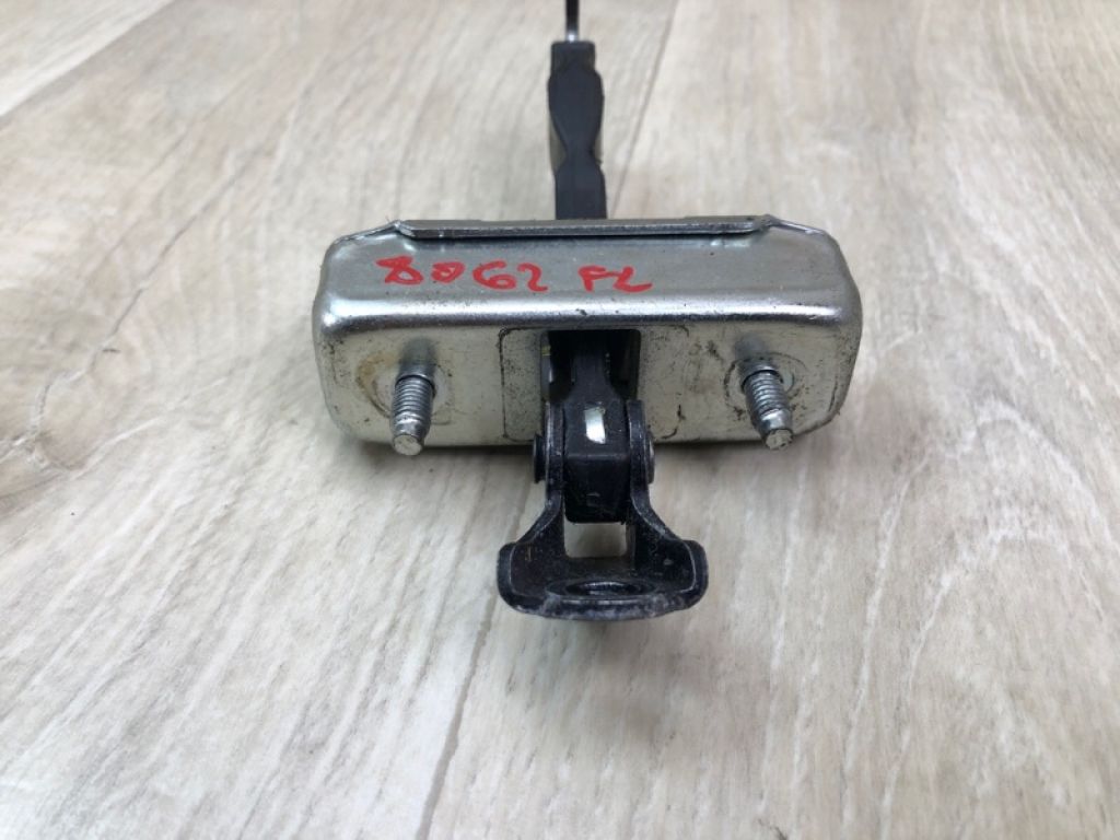 68610-04021 | Обмежувач дверей передн. лів. TOYOTA TACOMA 05-15 - Фото 3