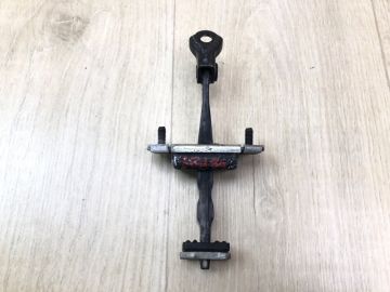 Обмежувач дверей передн. лів. KIA FORTE YD 12-