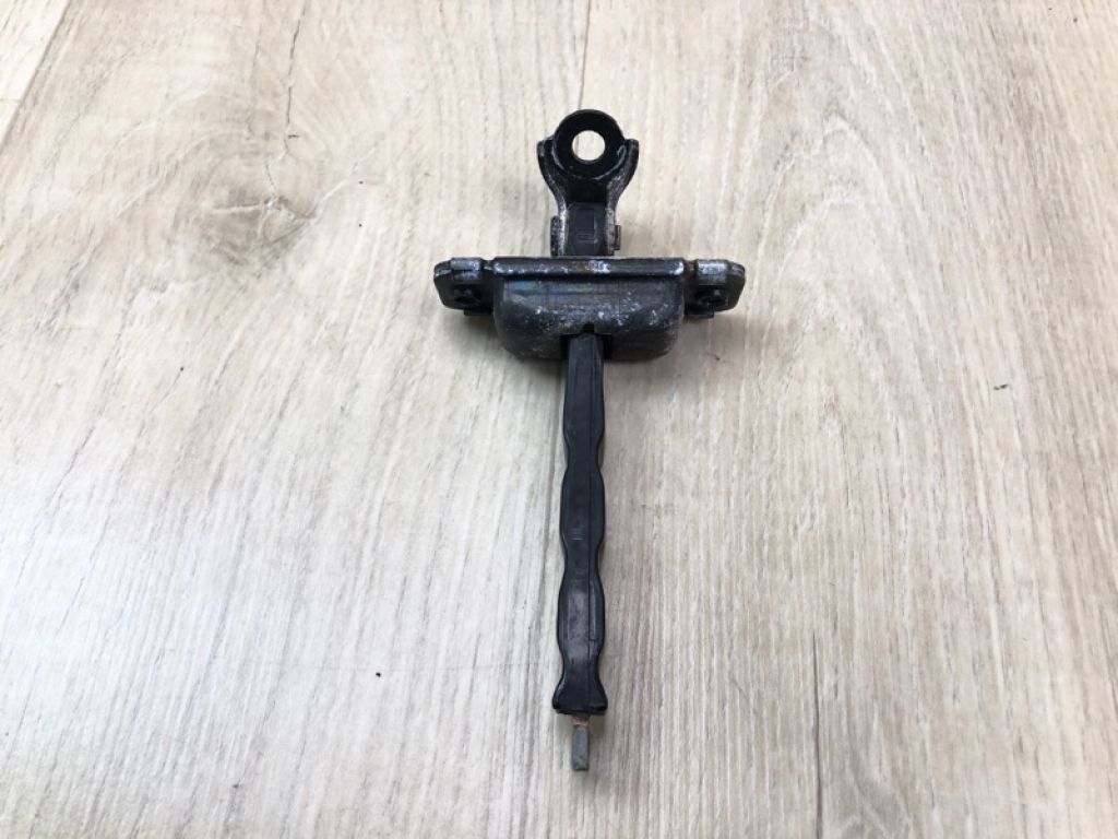 79380-1R000 | Обмежувач дверей передн. лів. HYUNDAI ACCENT RB 10-