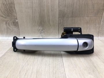 Ручка двері зовнішня передн. лів. SUZUKI SX4 06-13