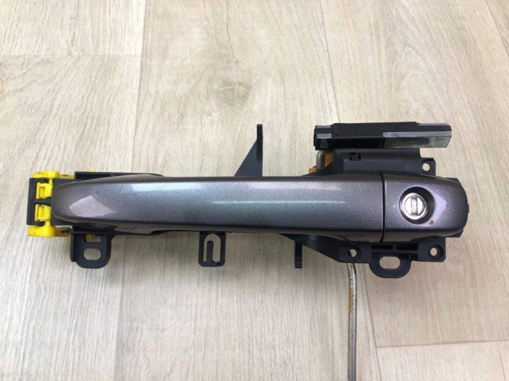 69210-0T010-B3 | Ручка двері зовнішня передн. лів. TOYOTA SIENNA 11-16