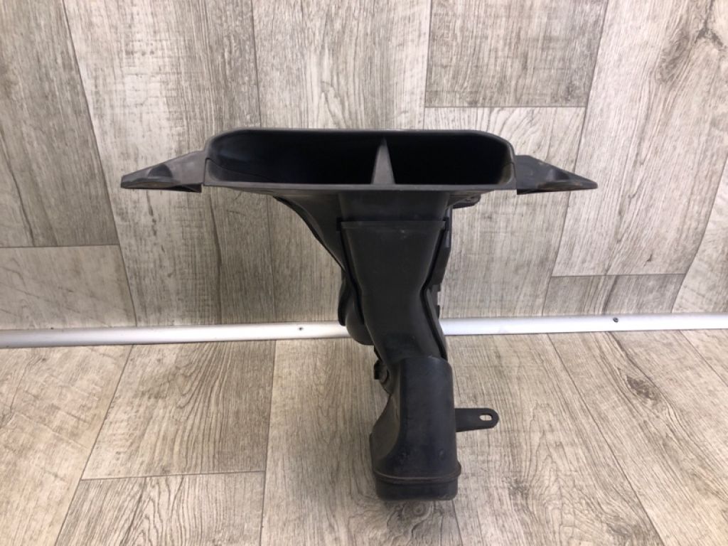 17750-0P010 | Повітрозабірник TOYOTA SIENNA 11-16