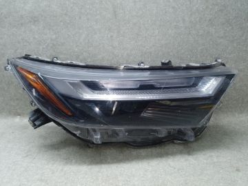 Фара прав. TOYOTA RAV4 18-