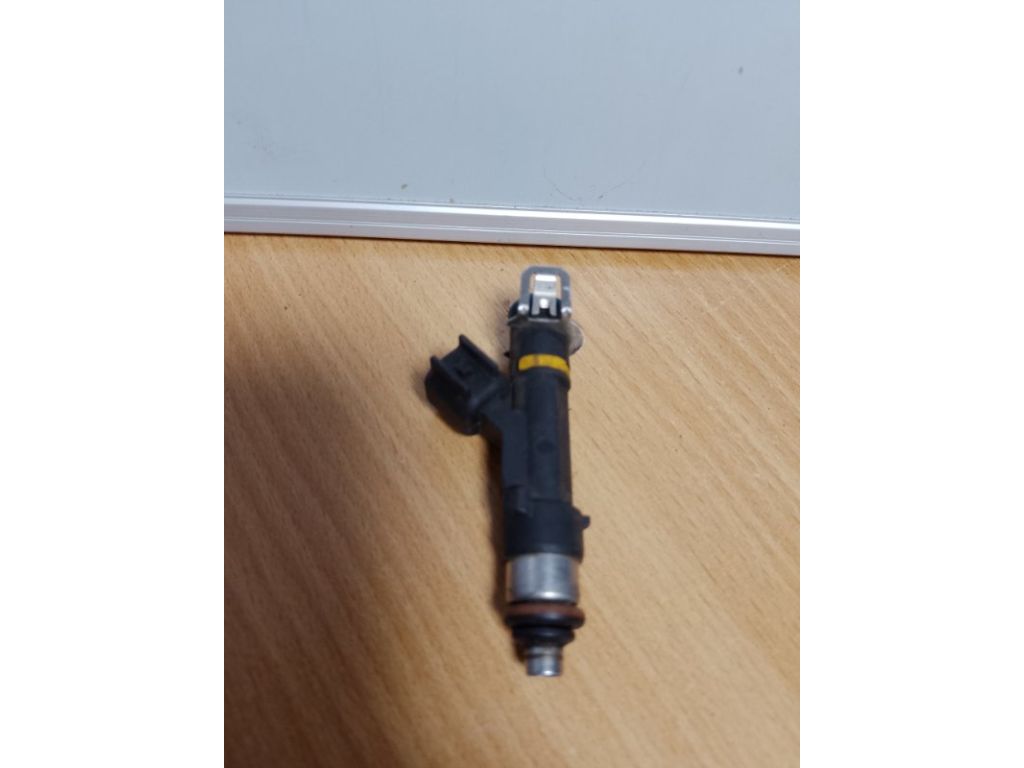 L3G5-13-250 | Форсунка топливная MAZDA 3 BK 03-08