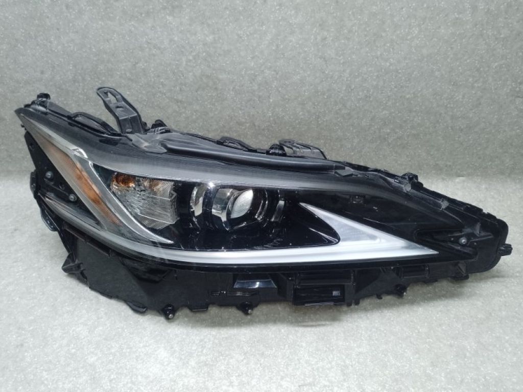 81145-33F10 | Фара прав. LEXUS ES 18-