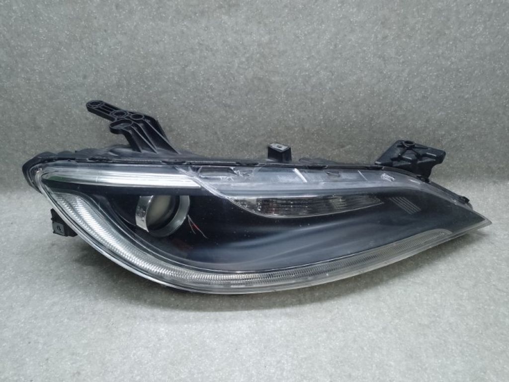 68284783AA | Фара прав. CHRYSLER 200 14-16