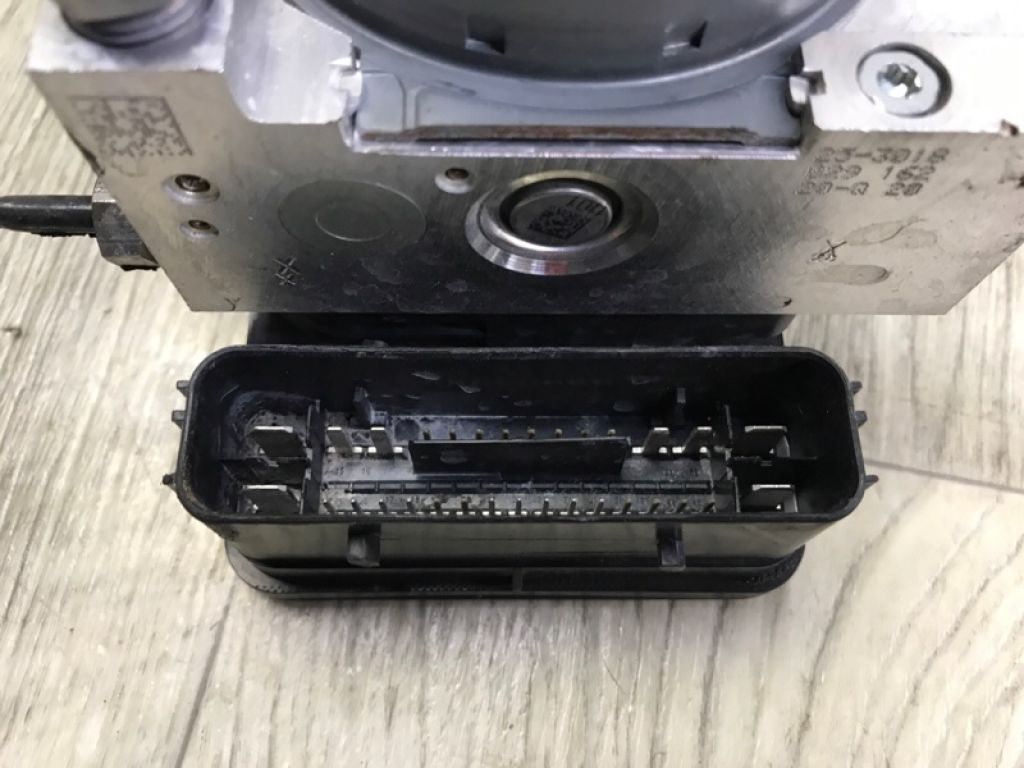 GR3Z-2C219-C | Блок ABS FORD MUSTANG 15- - Фото 4