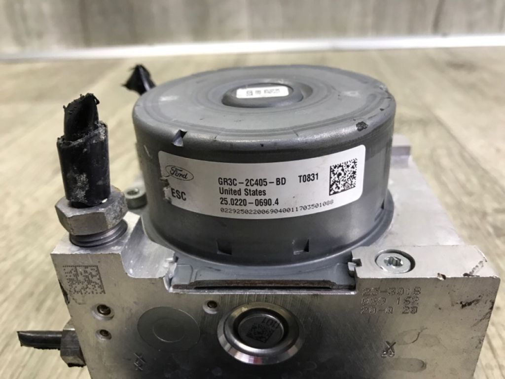 GR3Z-2C219-C | Блок ABS FORD MUSTANG 15- - Фото 6