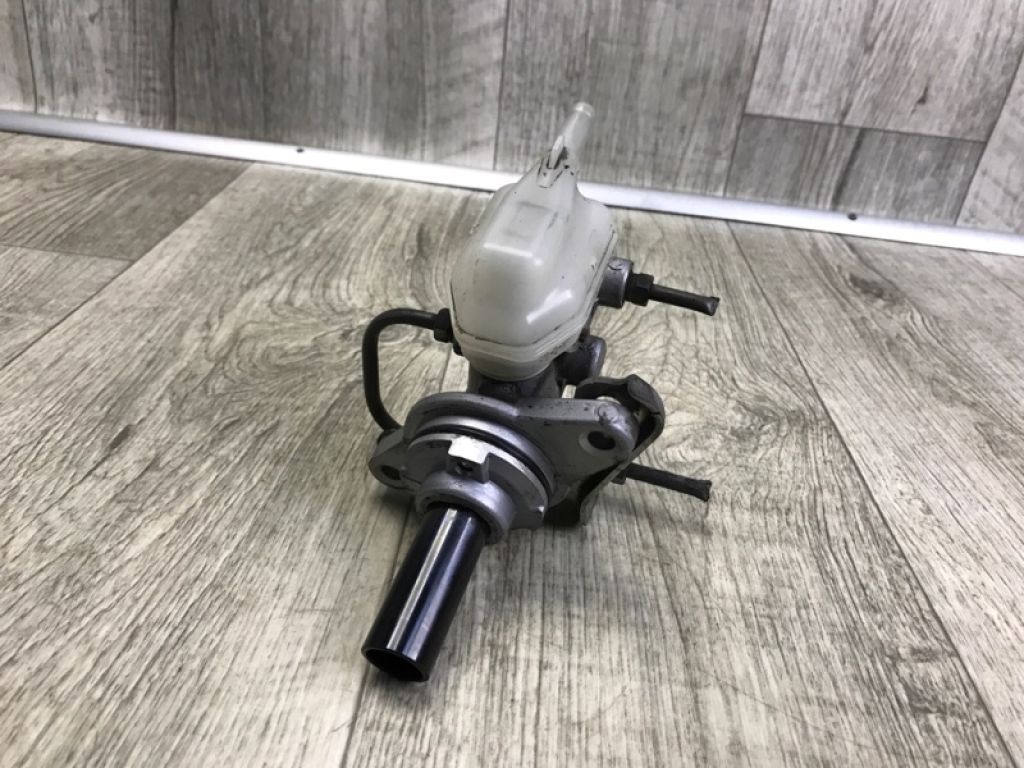 47201-48202 | Главный тормозной цилиндр TOYOTA SIENNA 11-16