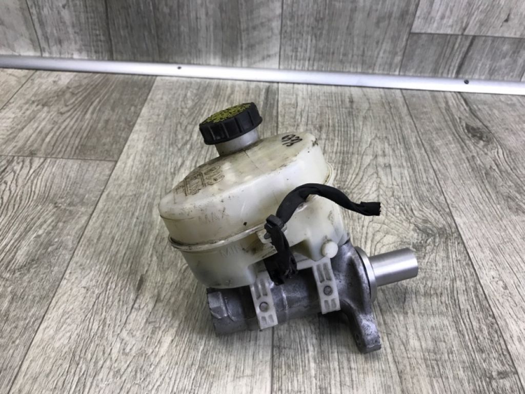 FR3Z-2140-D | Главный тормозной цилиндр FORD MUSTANG 15- - Фото 2