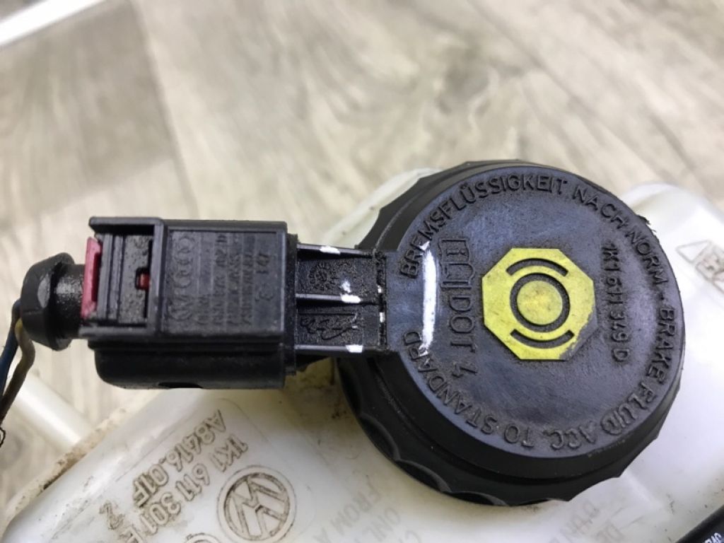 1K1 614 019 M | Головний гальмівний циліндр VOLKSWAGEN JETTA USA 10-17 - Фото 6