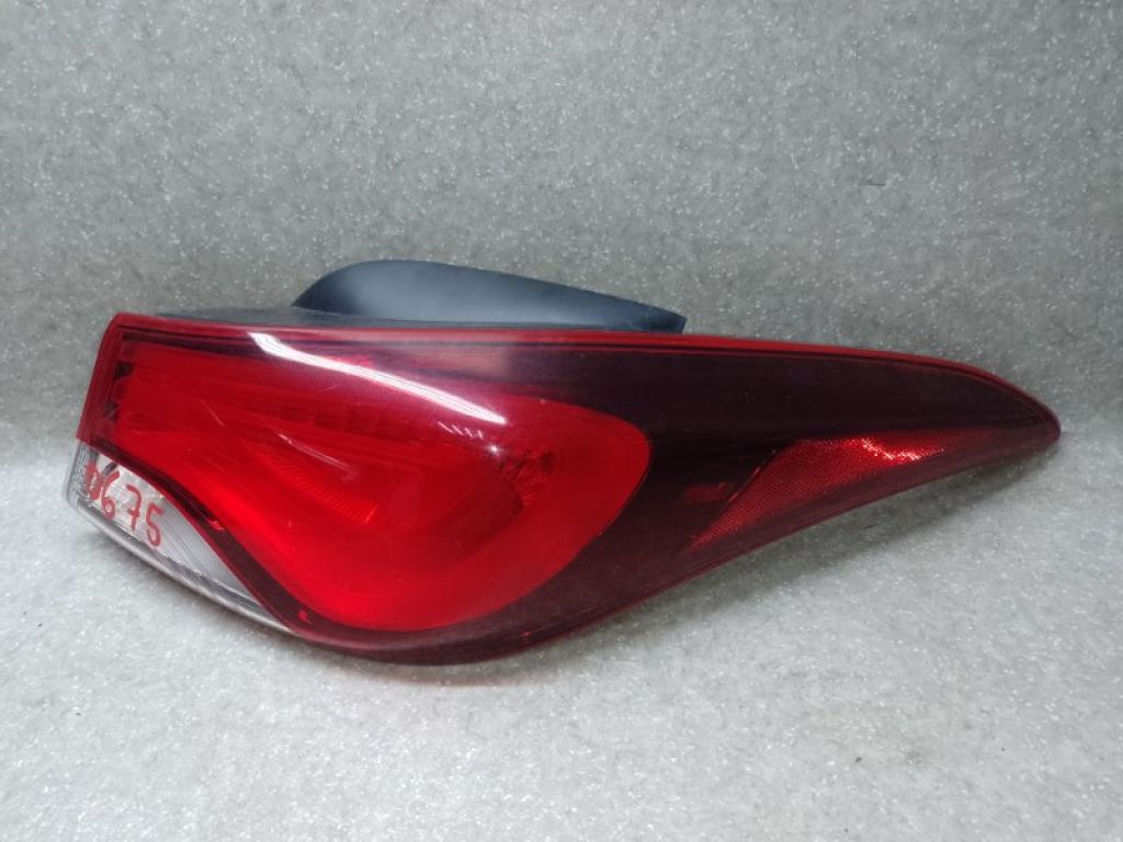 92402-3Y500 | Ліхтар зовнішній прав. HYUNDAI ELANTRA MD 10-15