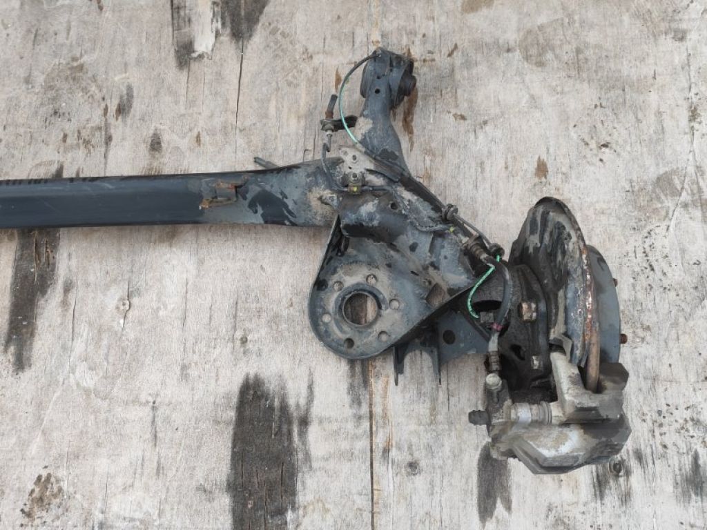 4210164010 | Балка задньої підвіски TOYOTA PRIUS PLUS 11-14 - Фото 2