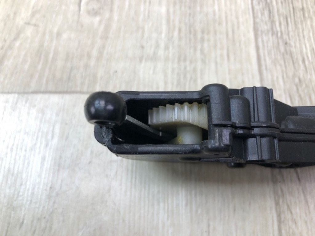 A 166 670 00 04 | Моторчик стеклоподъемника задн. лев. MERCEDES GL-CLASS X166 12-16 - Фото 5