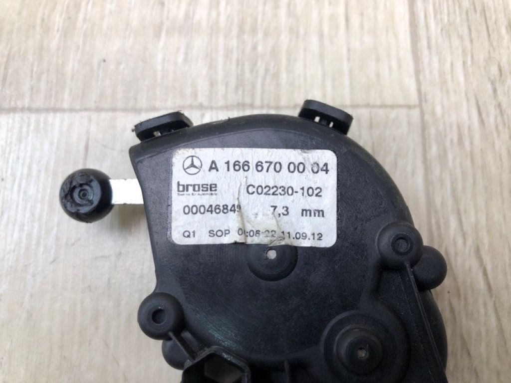 A 166 670 00 04 | Моторчик стеклоподъемника задн. лев. MERCEDES GL-CLASS X166 12-16 - Фото 6