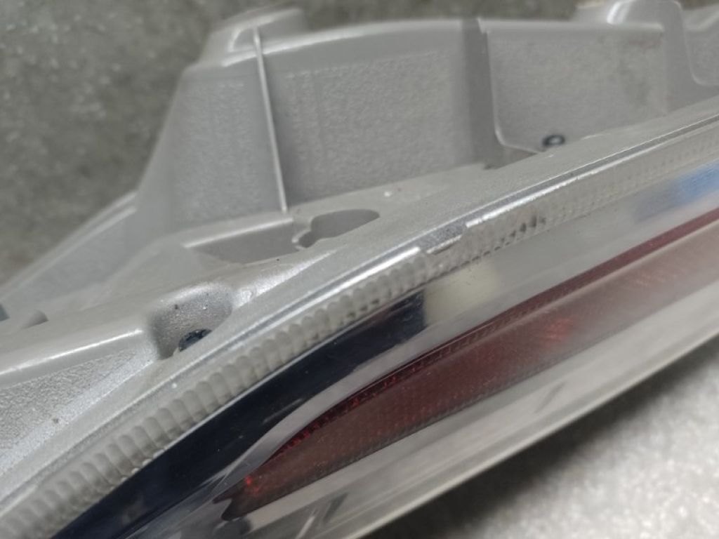 26555-3NA2A | Ліхтар зовнішній задн. лів. NISSAN LEAF 10-17 - Фото 5