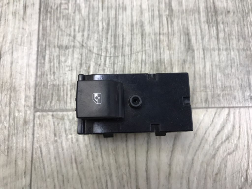 13408450 | Кнопка склопідіймача CHEVROLET CRUZE 15-