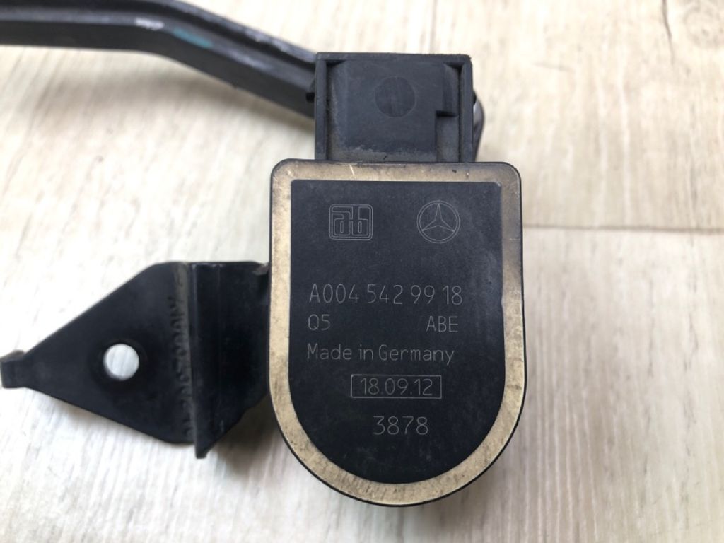A 004 542 99 18 | Датчик положения кузова передн. прав. MERCEDES GL-CLASS X166 12-16 - Фото 6