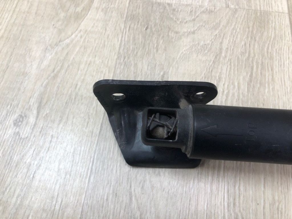 A 166 890 05 30 | Амортизатор крышки багажника прав. MERCEDES GL-CLASS X166 12-16 - Фото 3