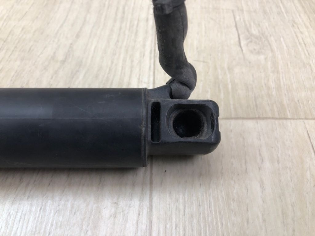 A 166 890 05 30 | Амортизатор крышки багажника прав. MERCEDES GL-CLASS X166 12-16 - Фото 6