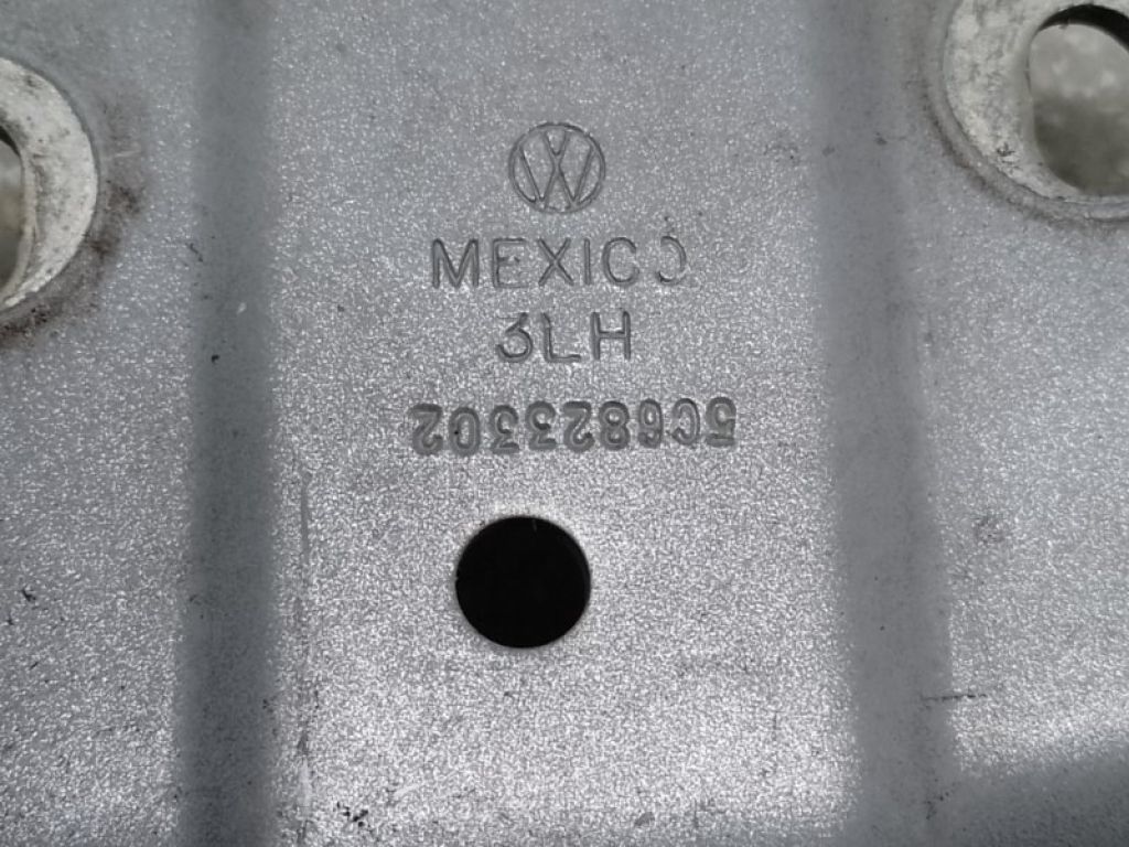 5C6 823 302 | Петля капоту прав. VOLKSWAGEN JETTA USA 10-17 - Фото 4